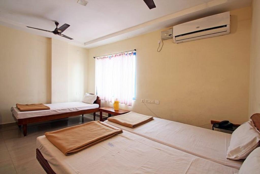 Bhanu Residency Villa Tirupati Room photo